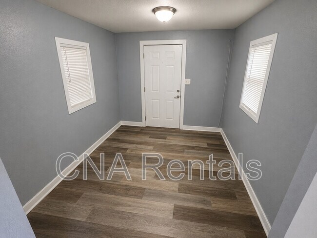 Building Photo - 539 Paines Ave NW