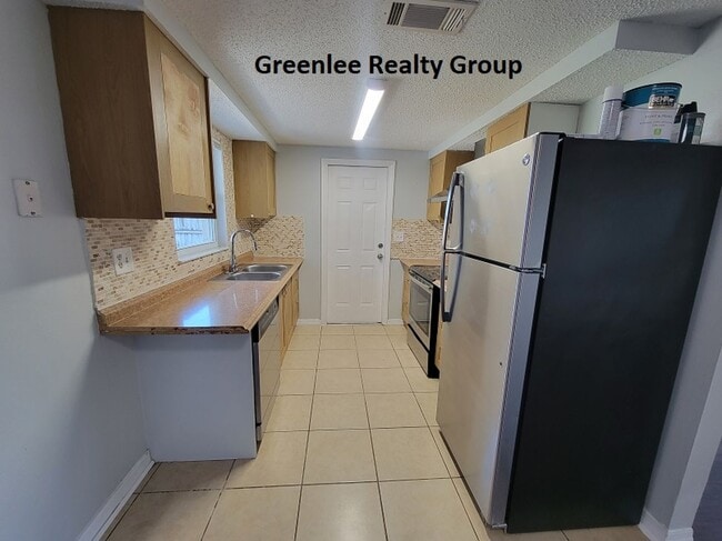 Building Photo - Beautiful Updated 2 Bed/1Bath Home in Port...