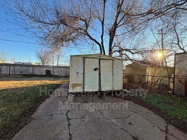 Building Photo - 1006 SE 51st St