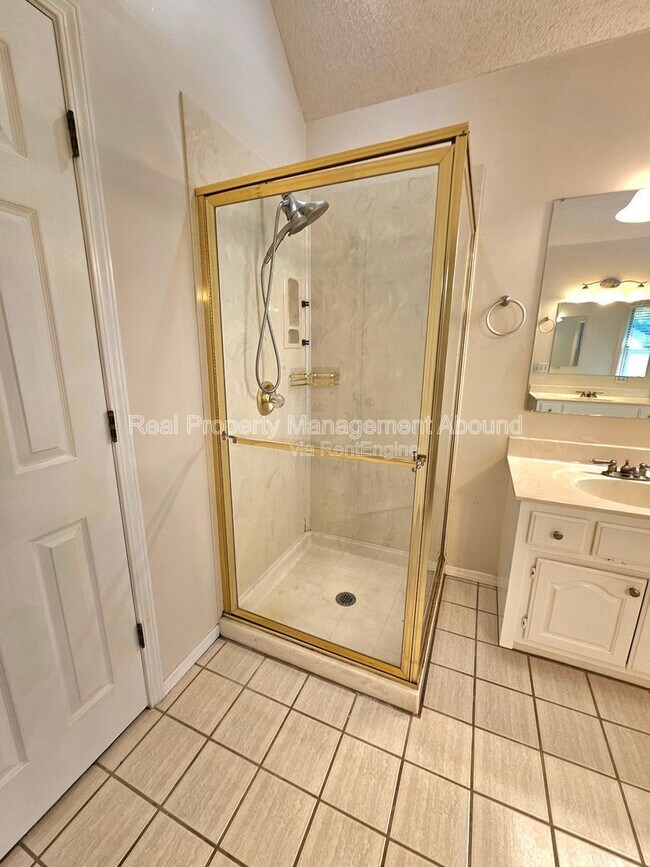 Building Photo - 4009 East 88th St S
