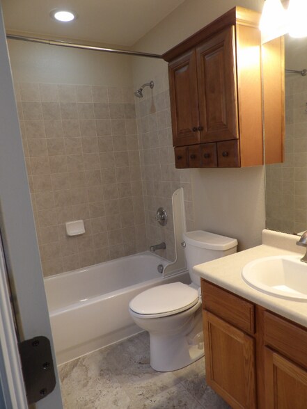 Building Photo - 11497 White Lotus Ln