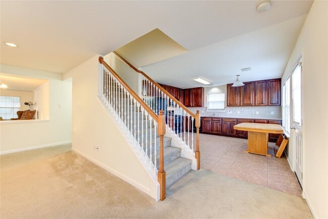 Building Photo - 15326 Mission Oak Dr