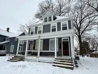 Building Photo - Updated 3 Bed, 1 Bath Home