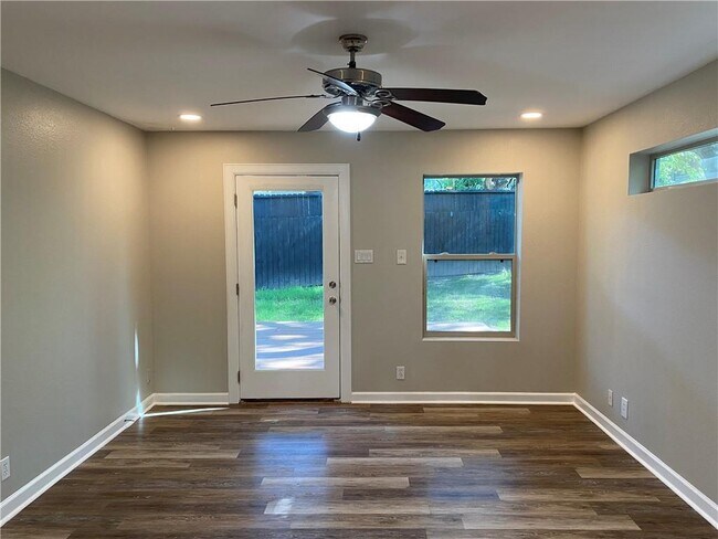 Building Photo - 1514 Betty Jo Dr