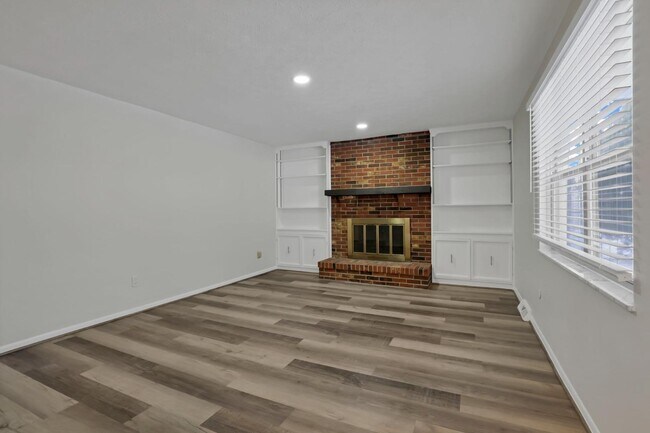 Building Photo - 3080 Pine Valley Rd