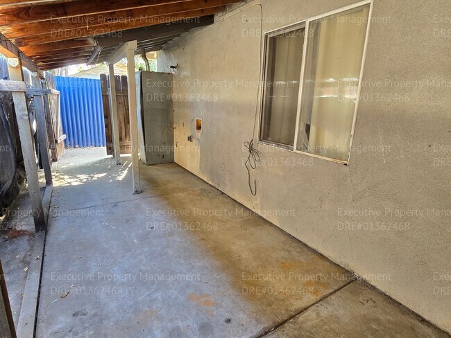 Building Photo - 1142 8th Pl