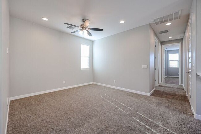 Building Photo - MOVE IN SPECIALS!! Recently Built Home in ...
