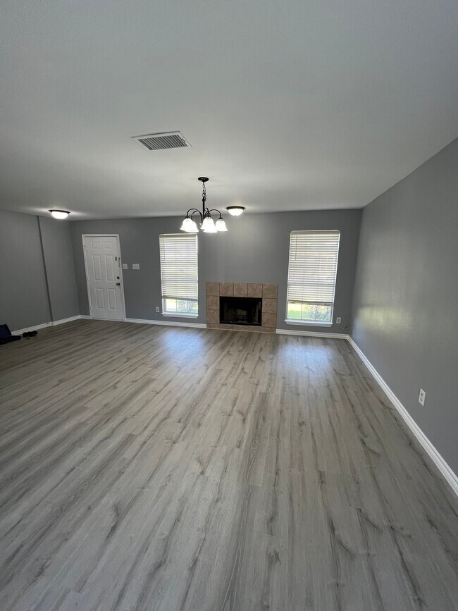 Primary Photo - 3612 Villa Pl