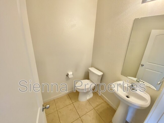 Building Photo - 6181 Daisy Way