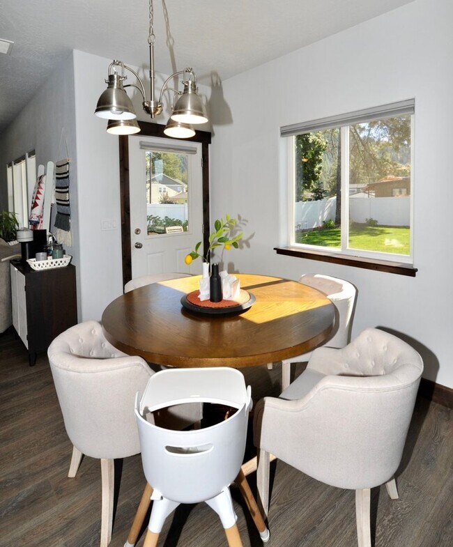 Building Photo - Canfield Mountain 3 bed 2.5 bath with loft...
