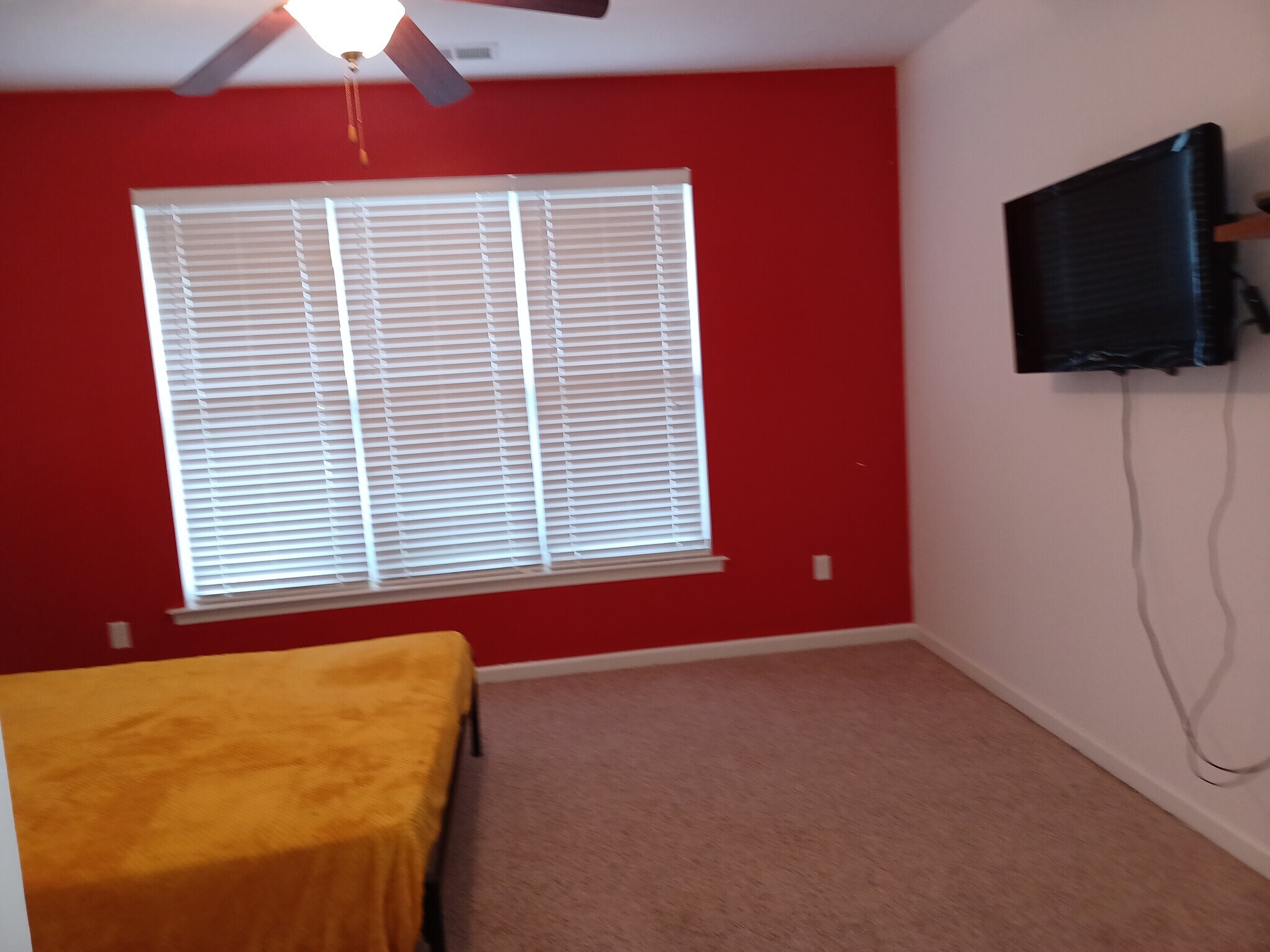 Master bedroom - 15 Mill Creek Loop