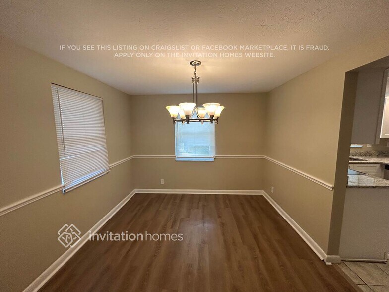 Building Photo - 1705 Village Ct