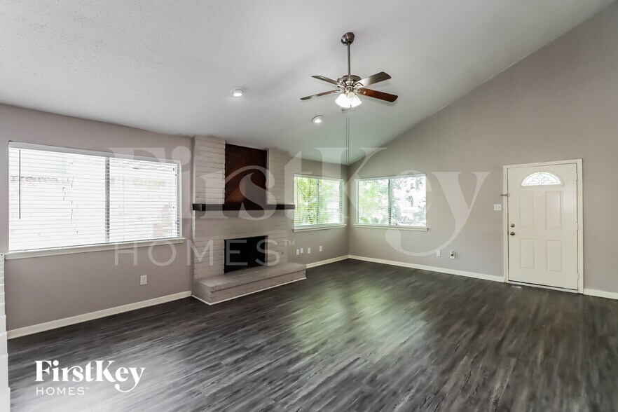 Building Photo - 13830 Walnut Hollow Ln