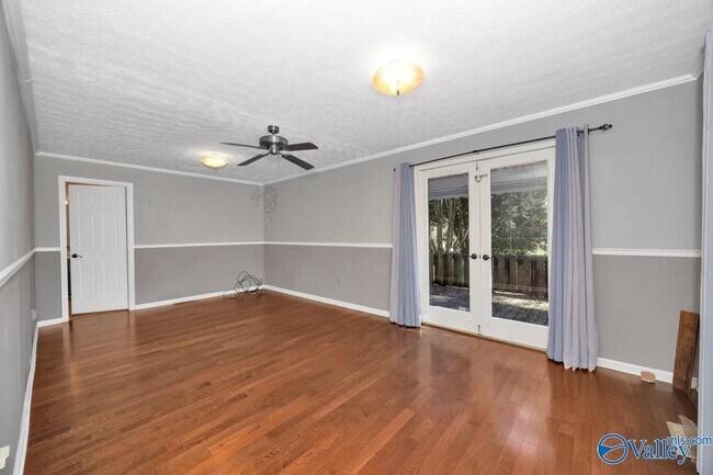 Building Photo - 1307 Lindsay Ln S