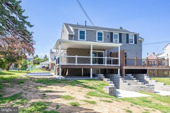 Building Photo - 559 A St