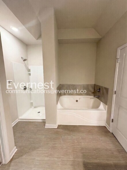 Building Photo - 105 Culver St