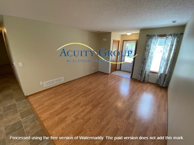 Building Photo - 3BR, 2BA Townhome for Rent in Zimmerman