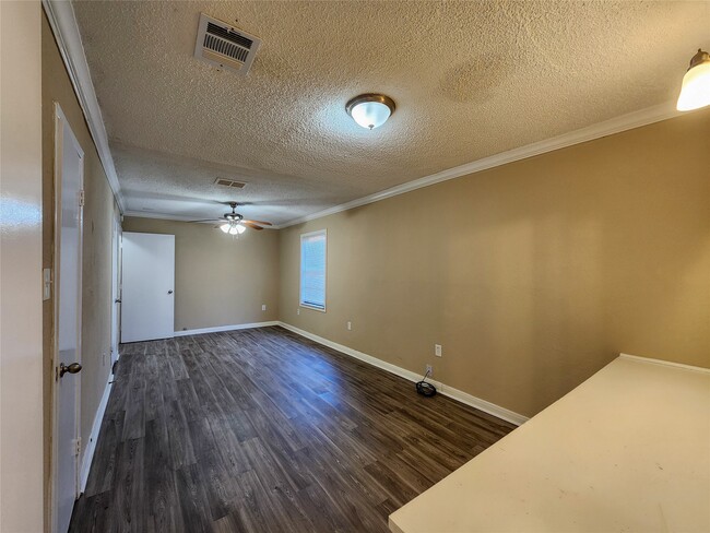 Building Photo - 1013 14th Ave N