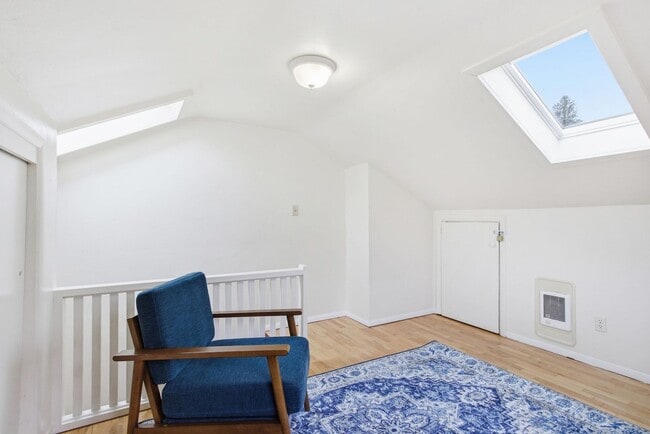 Building Photo - 3 Bedroom House in Southwest Eugene