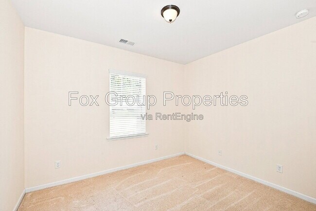 Building Photo - 117 E Warfield Dr