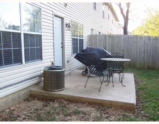 Building Photo - 946 W Peachtree Dr