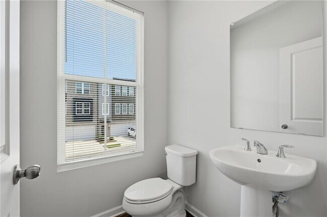 Building Photo - 1422 Creekside Cir NW
