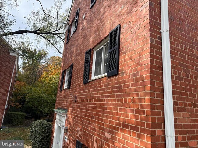 Primary Photo - 3254 Valley Dr