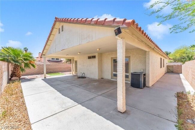 Building Photo - 4744 Denwood Dr