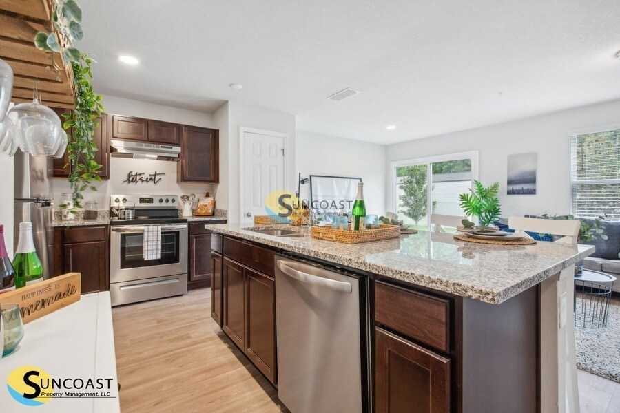 Building Photo - 7655 Mailes Ct