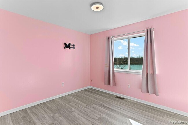 Building Photo - 30575 Hogan Ln