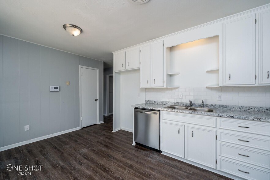 Building Photo - 2117 Yorktown Dr