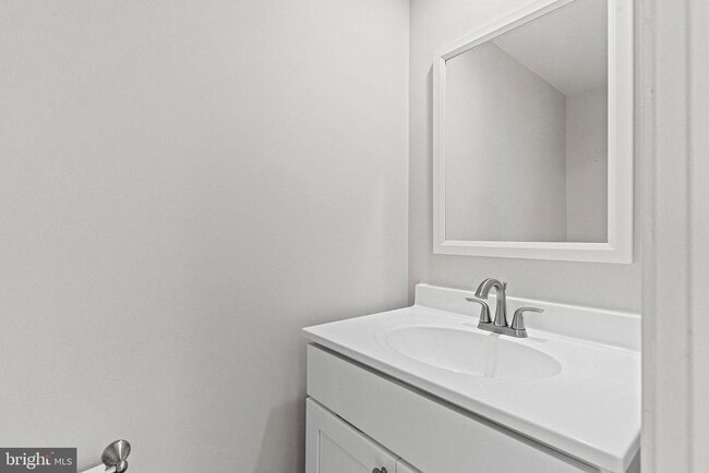 Building Photo - 6632 Green Ash Dr