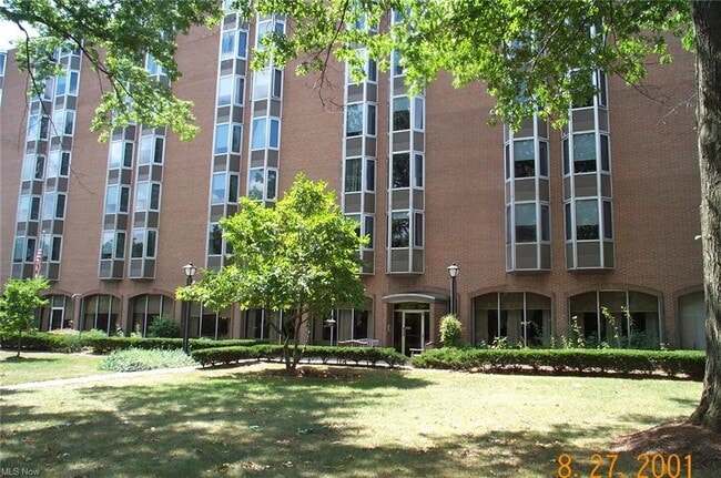 Building Photo - 1216 5th Ave