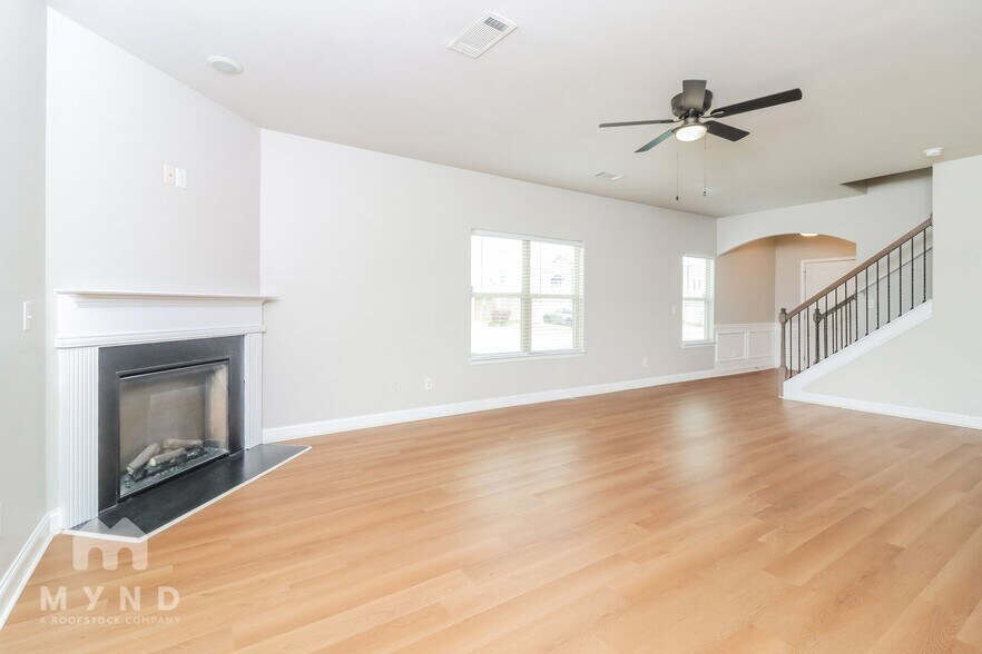 Building Photo - 400 Hyder Ct