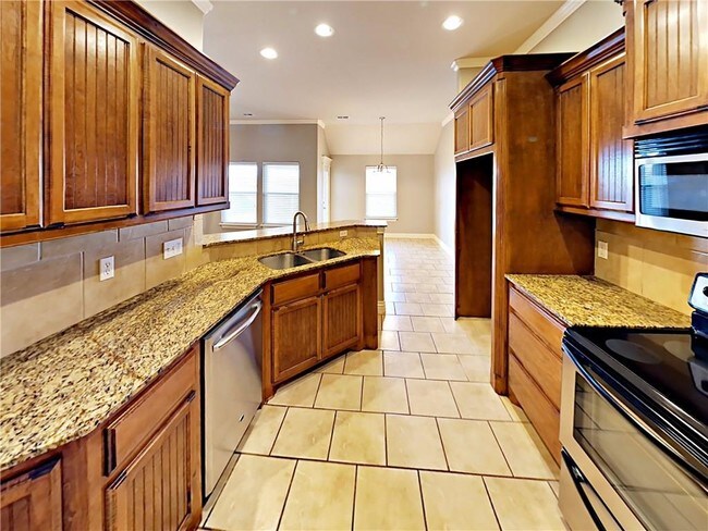 Building Photo - 13905 Teagen Ln