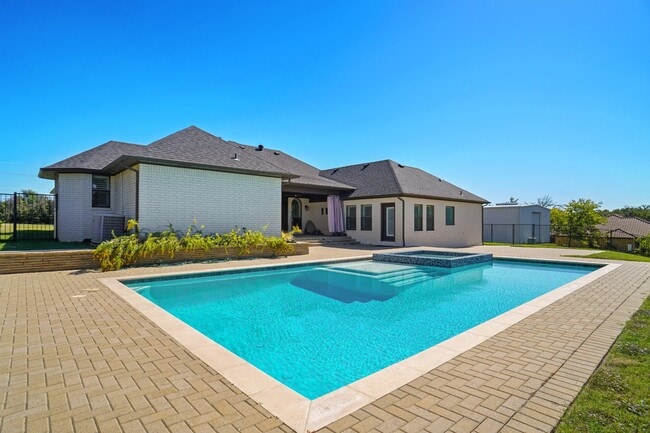 Primary Photo - 13297 Roanoke Rd