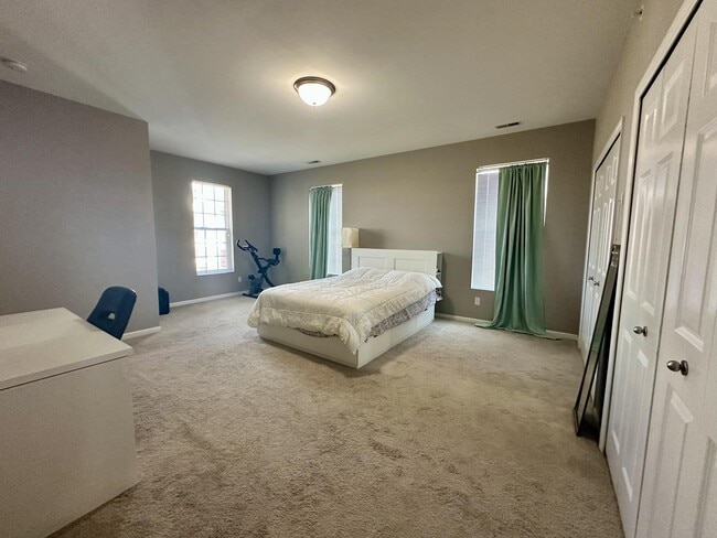 Building Photo - 1078 W Summerfield Gln Cir