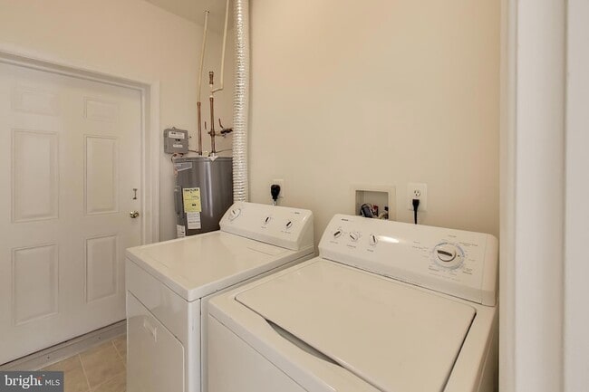 Building Photo - 13901 Belle Chasse Blvd