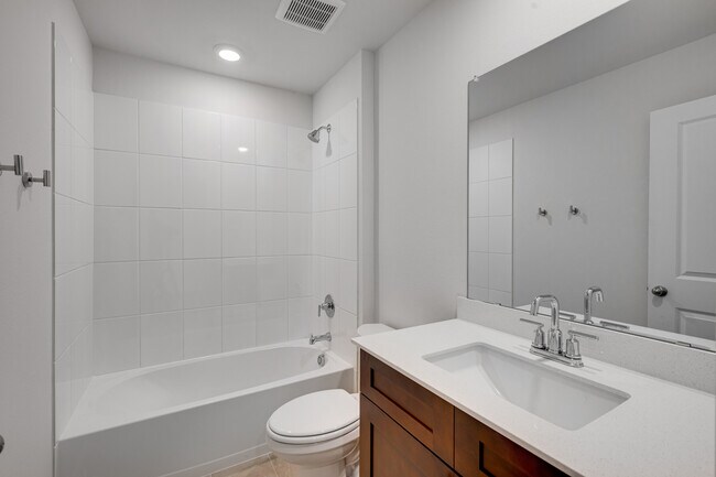 Building Photo - 6077 Freedom Dr