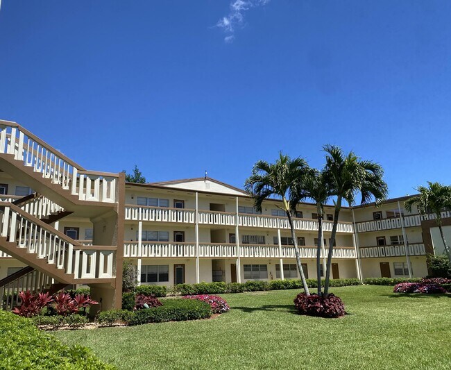 Building Photo - 256 Mansfield F