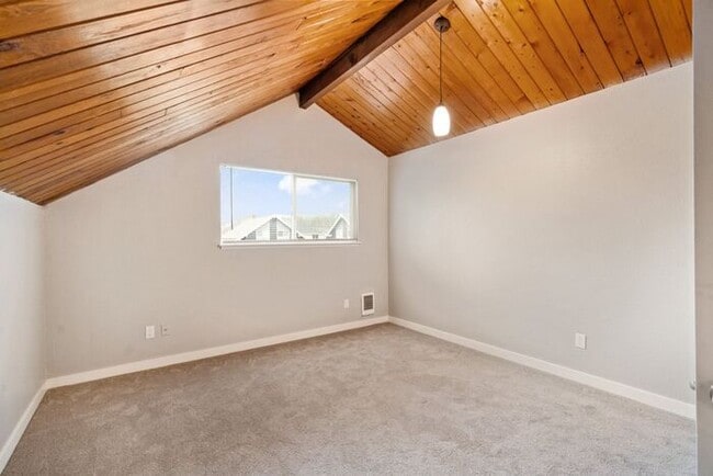 Building Photo - Beautiful 1x1 Rustic-Style Apartment