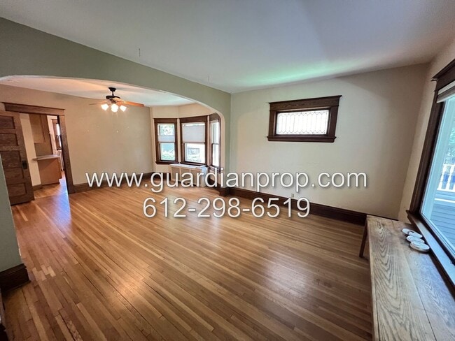 Building Photo - Mac Groveland House Available August 1, Fu...