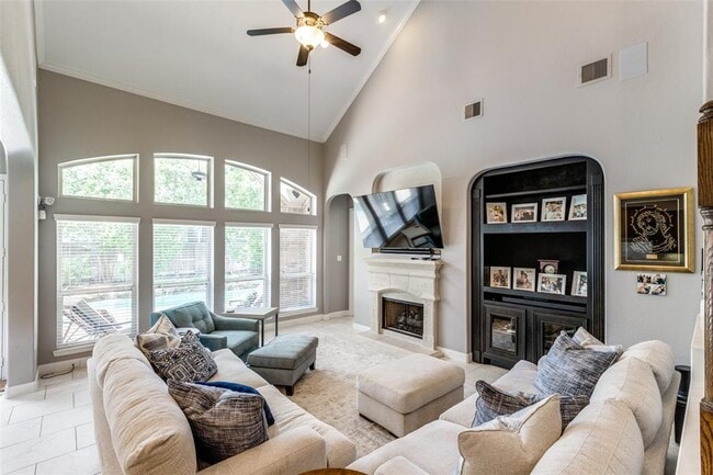 Building Photo - 15 Canoe Bend Dr