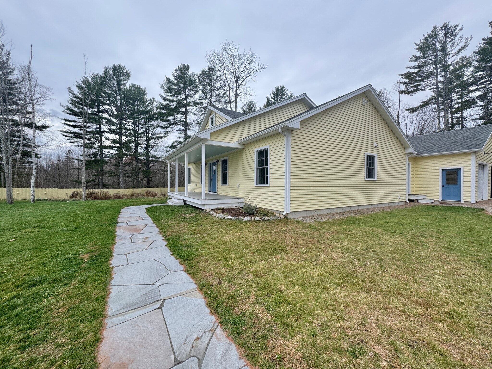 Building Photo - 49 Fort Point Cove Rd