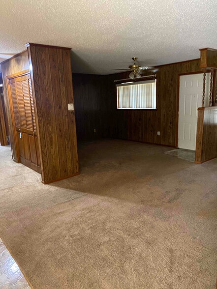 Building Photo - 406 S Hubbard Ave.