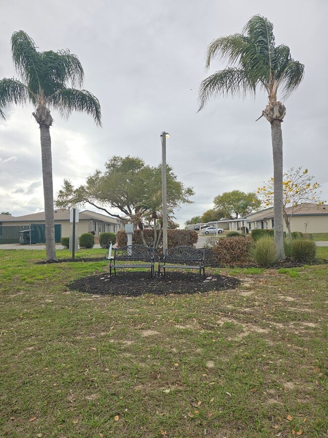 Building Photo - 2 Bedroom 2 Bath Apartment with amenities