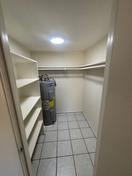 Building Photo - 1201 S McClintock Dr