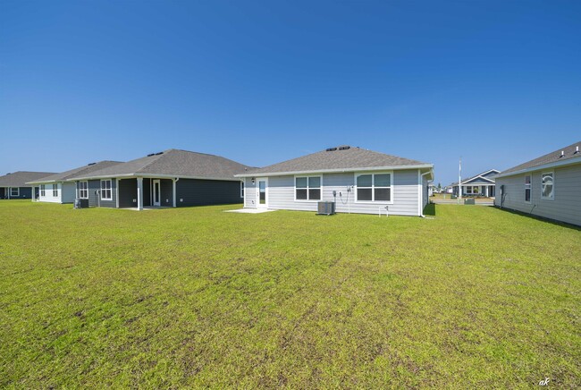 Building Photo - 282 Boggy Creek Way