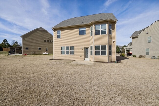 Building Photo - Spacious Four Bedroom Home!