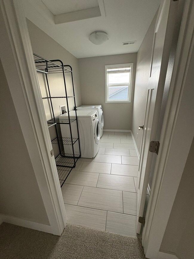 Building Photo - 16314 Springbrook Trl